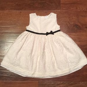 Carter’s lace dress ✨🖤✨ 24 months